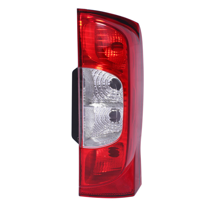 FAROL TRASERO DERECHO RAM V700...