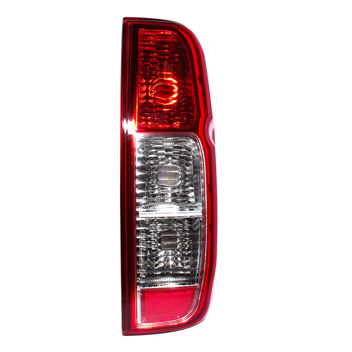 FAROL TRASERO DERECHO NISSAN...